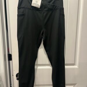 Woman’s tummy control L black fleece lined compression leggings w/ pockets NWT